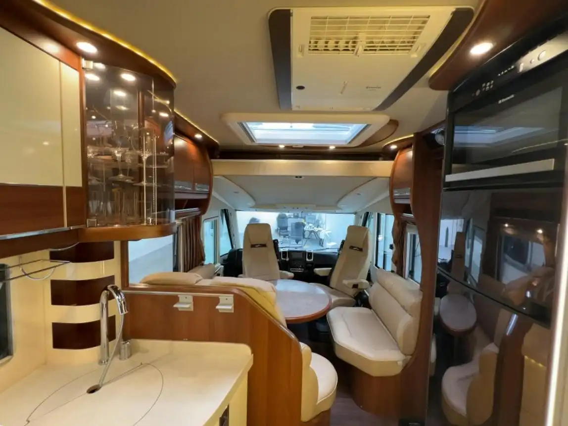 CARTHAGO Chic E-Line Yachting I 51 Aut. Einzelbetten Hubbett - Ansicht 10